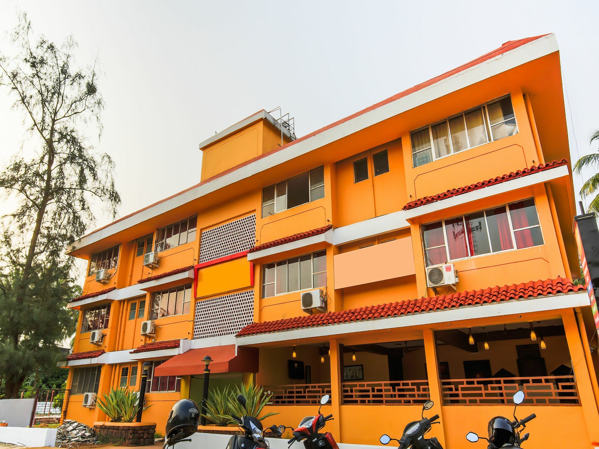 Oyo 18794 Hotel Colva Plaza Εξωτερικό φωτογραφία